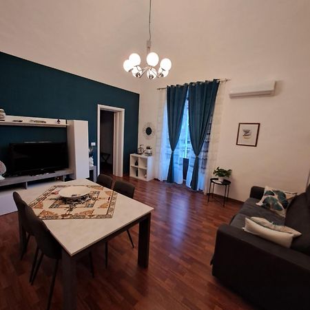 Re Federico II Apartment Catania Luaran gambar