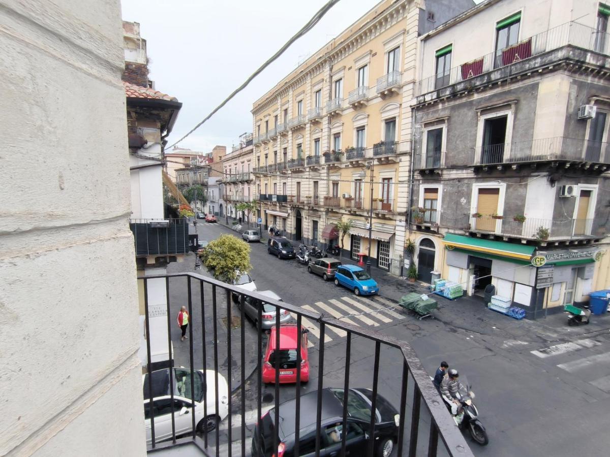 Re Federico II Apartment Catania Luaran gambar