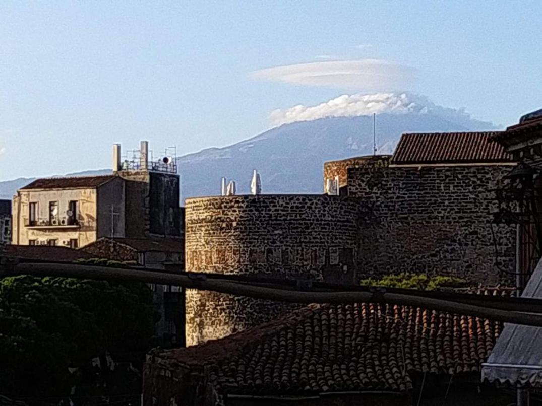 Re Federico II Apartment Catania Luaran gambar